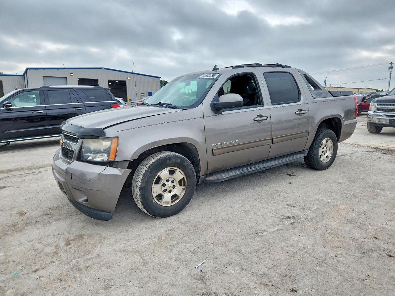 2012 Chevrolet Avalanche Ls Tan vin: 3GNMCEE00CG239022