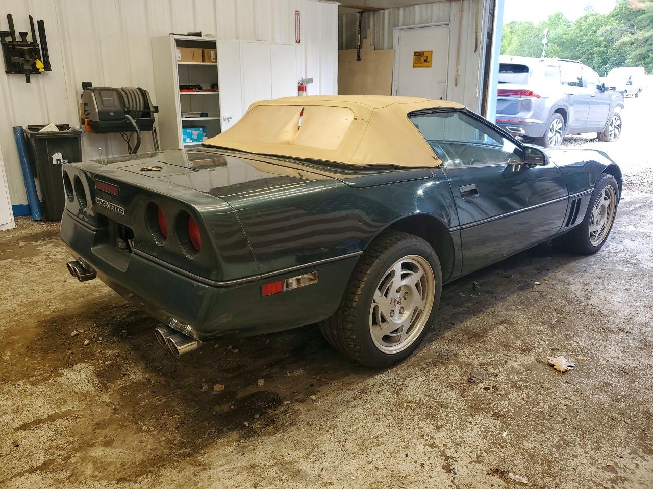 1990 Chevrolet Corvette Green vin: 1G1YY3381L5101563