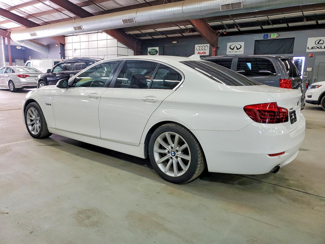 2014 Bmw 535 Xi White vin: WBA5B3C59ED537715