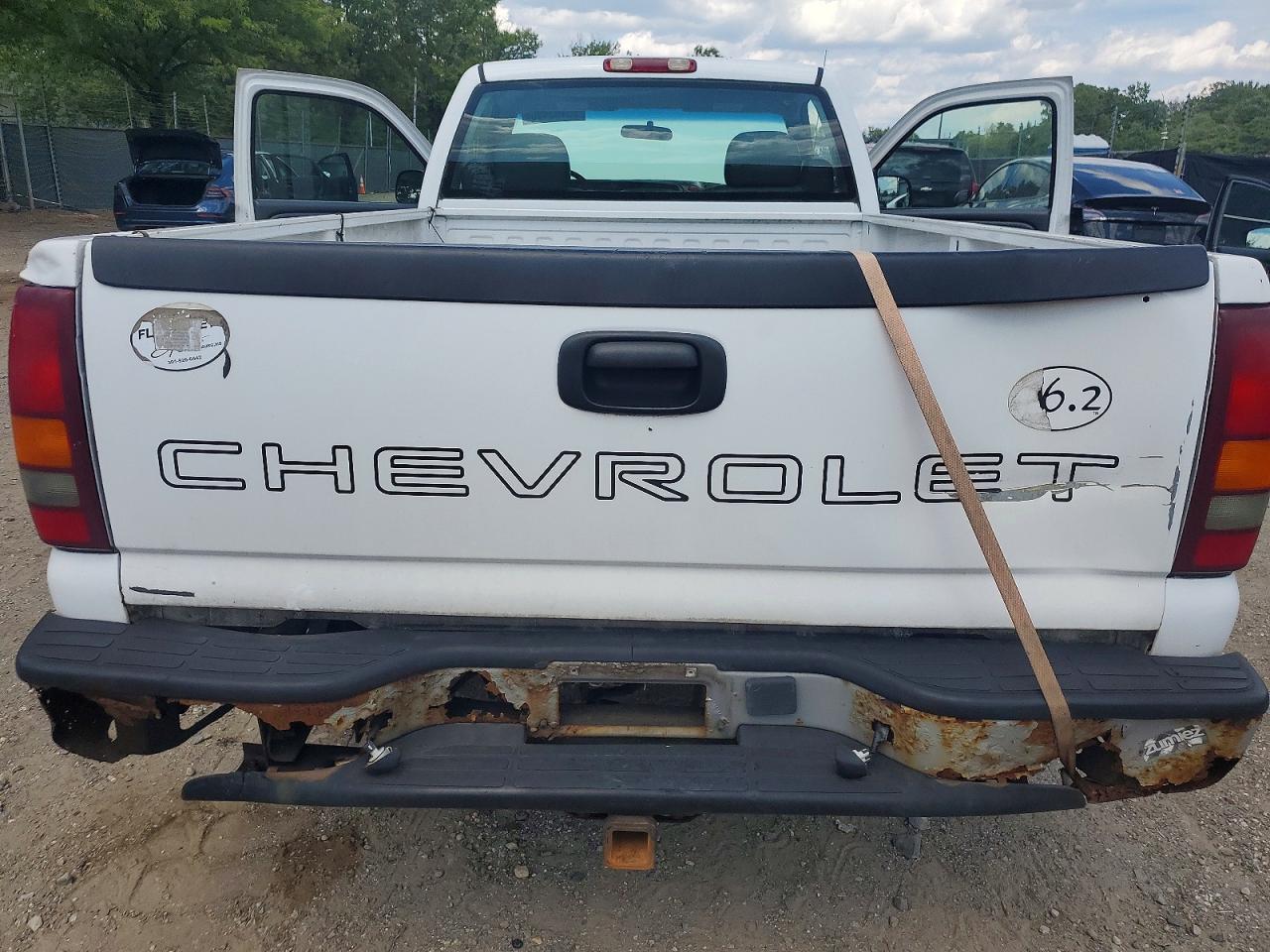 2002 Chevrolet Silverado C1500 White vin: 1GCEC14W92Z277634