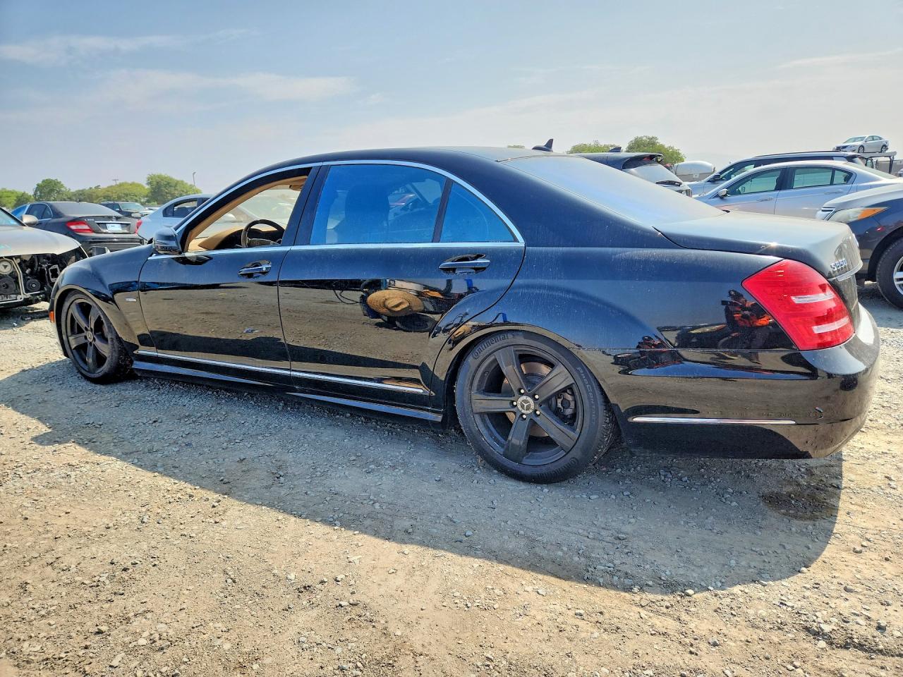 2012 Mercedes-benz S 550 Black vin: WDDNG7DB1CA440707