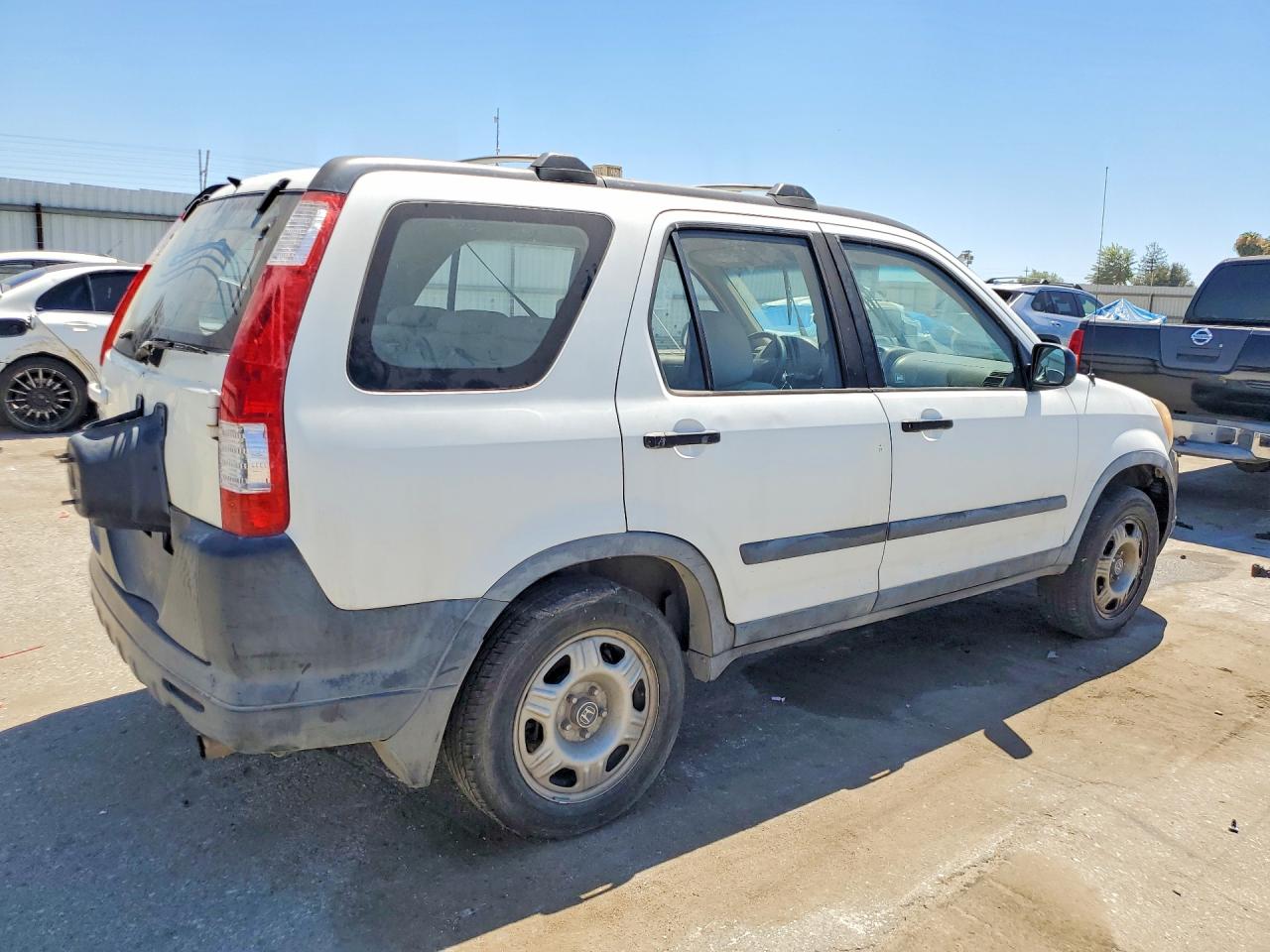 2005 Honda Cr-v Lx White vin: JHLRD68595C020528