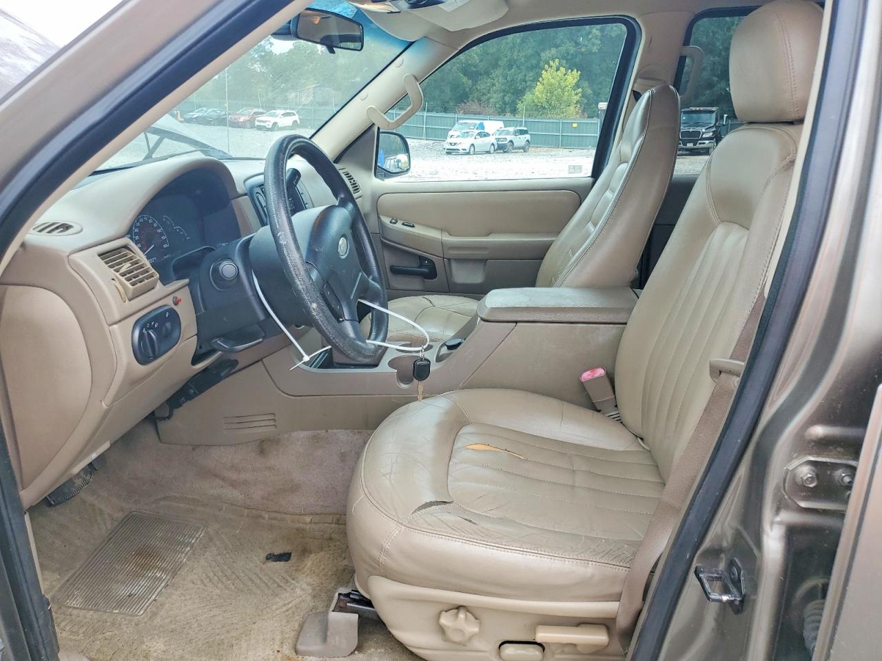 2002 Ford Explorer Xlt Beige vin: 1FMZU63W12ZB26764