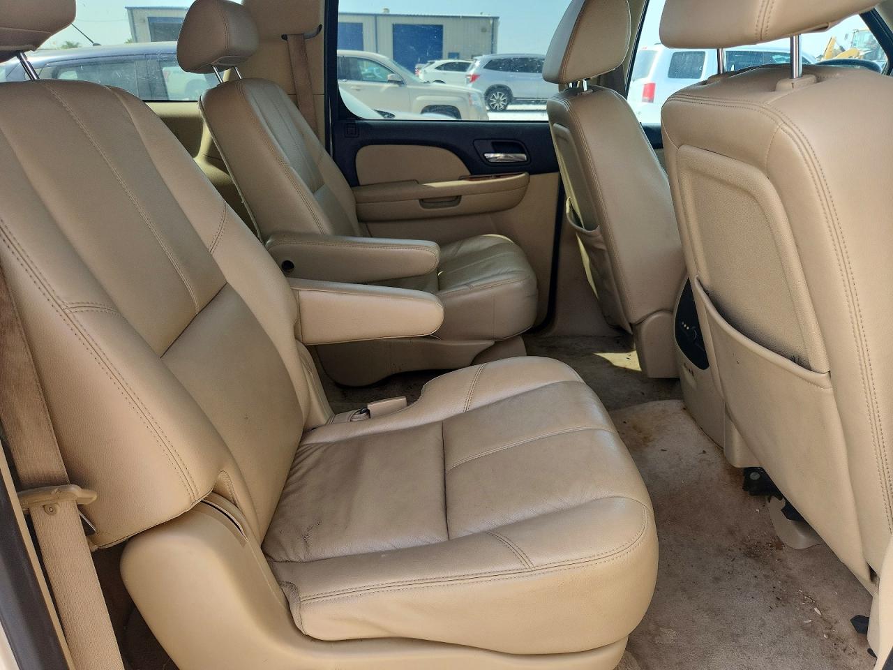 2008 Chevrolet Suburban C1500 Ls Cream vin: 1GNFC16098R187784