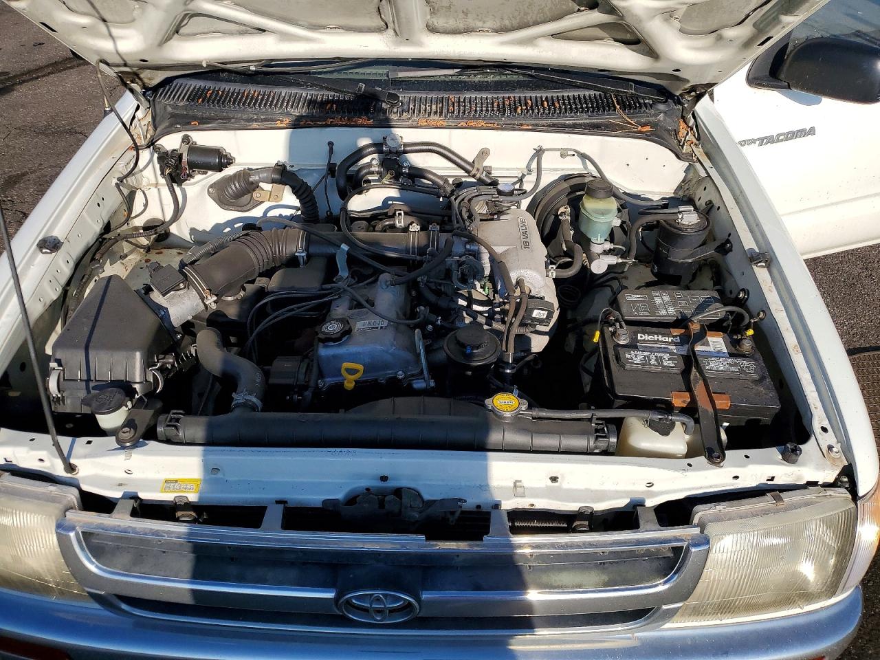 1997 Toyota Tacoma Base White vin: 4TANL42N2VZ257219