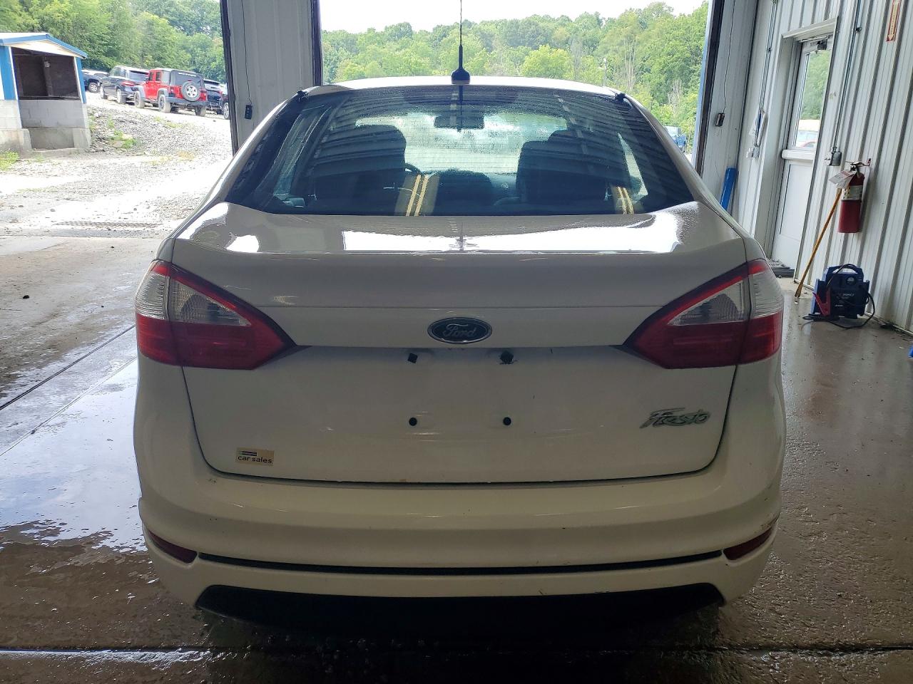 2015 Ford Fiesta S White vin: 3FADP4AJ2FM224037