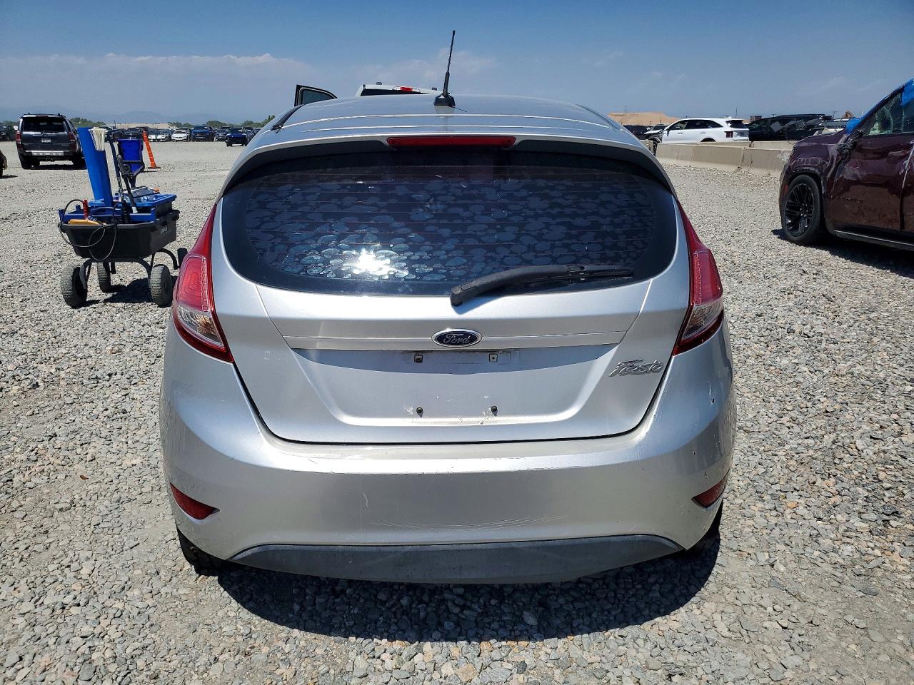 2014 Ford Fiesta S Silver vin: 3FADP4TJ3EM221319
