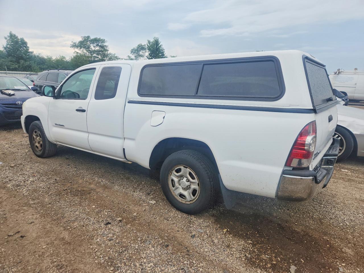 2010 Toyota Tacoma Base White vin: 5TETX4CN3AZ699911