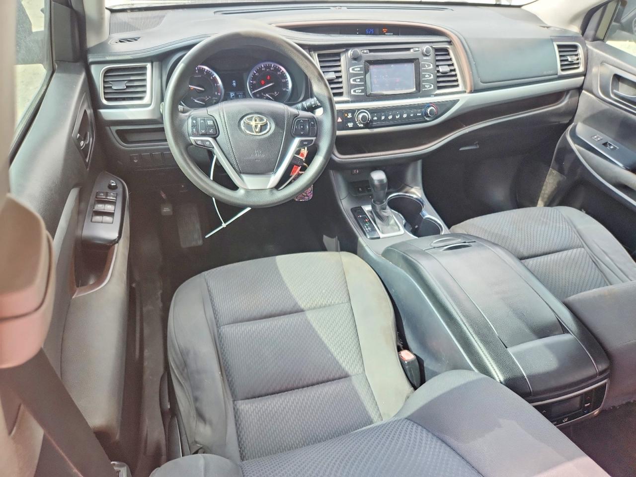 2015 Toyota Highlander Le Gray vin: 5TDZARFH8FS009802