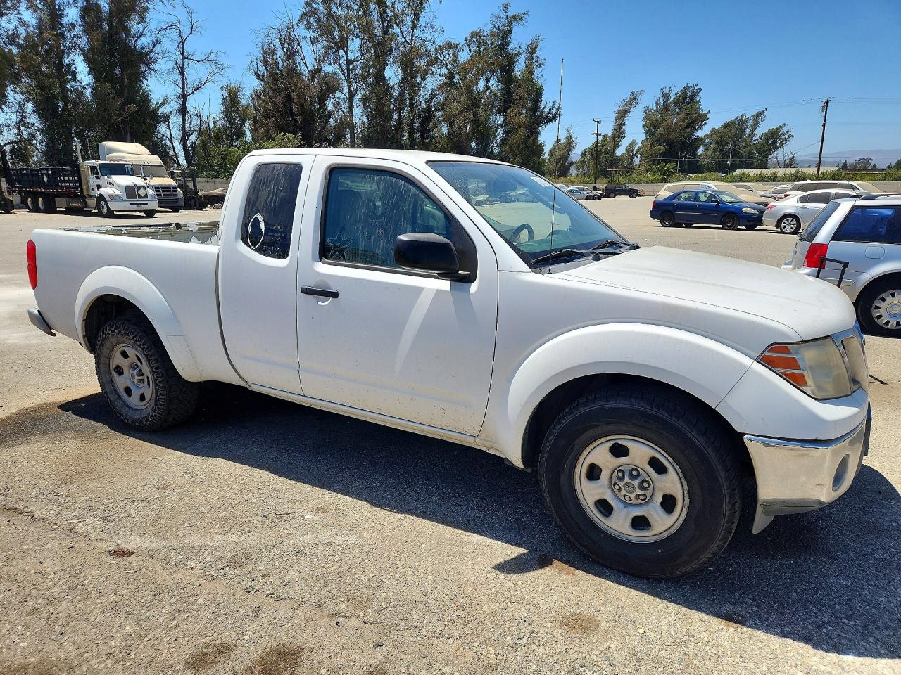 2010 Nissan Frontier Xe White vin: 1N6BD0CT3AC435532