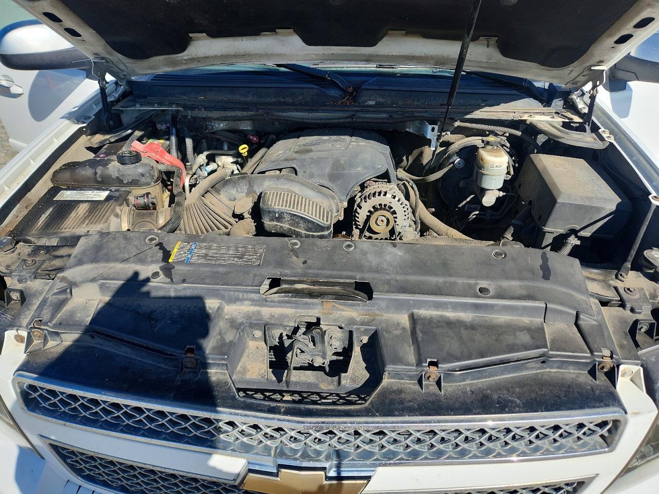 2008 Chevrolet Suburban K1500 Ls White vin: 3GNFK16398G121202