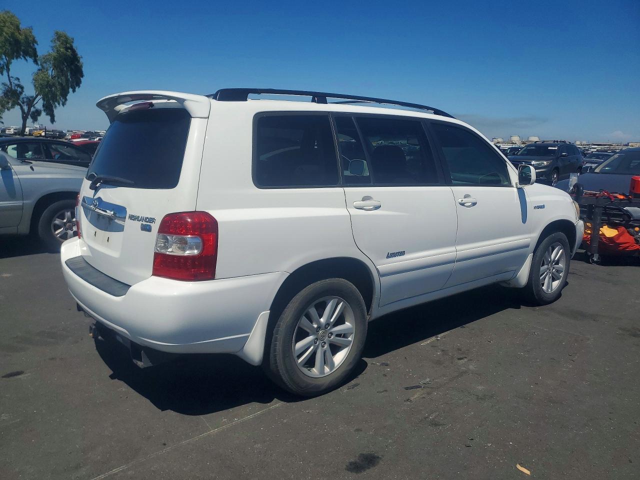 2007 Toyota Highlander Hybrid White vin: JTEEW21A170045963