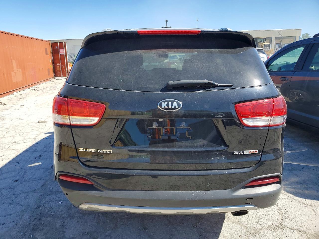 2016 Kia Sorento Ex Black vin: 5XYPH4A11GG024303