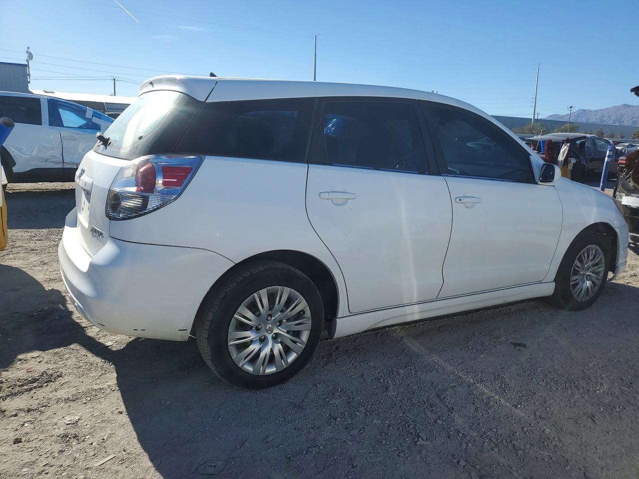 2005 Toyota Matrix Xr Белый vin: 2T1KR32E65C464464