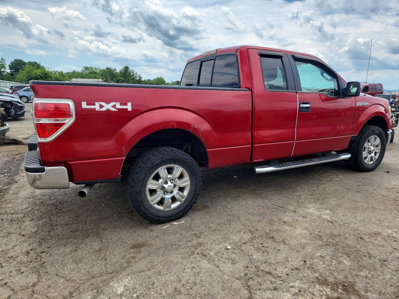 2010 Ford F150 Super Cab Red vin: 1FTFX1EV2AFA60182