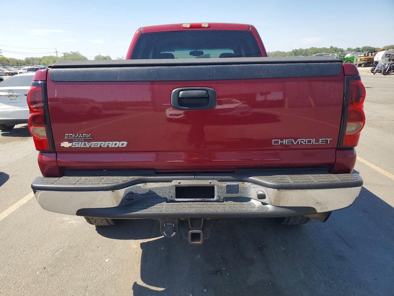 2005 Chevrolet Silverado K2500 Heavy Duty Burgundy vin: 1GCHK23U75F875071