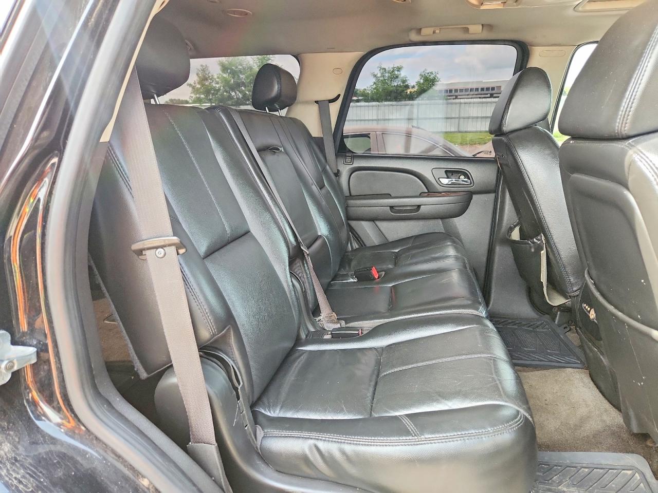 2007 Chevrolet Tahoe K1500 Black vin: 1GNFK13087J205518