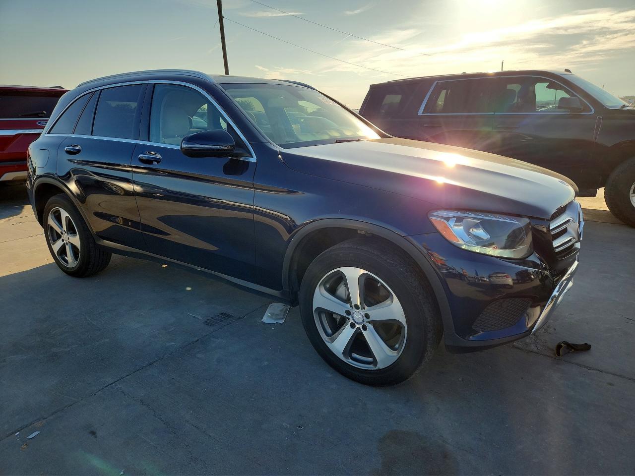 2017 Mercedes-benz Glc 300 4matic Blue vin: WDC0G4KB8HF142259