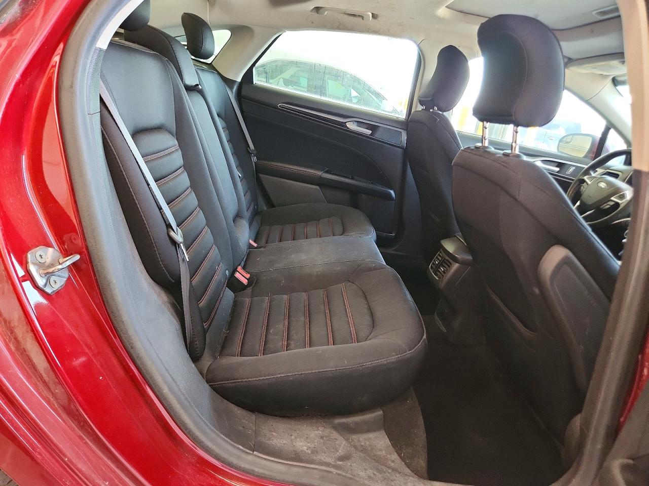 2015 Ford Fusion Se Красный vin: 3FA6P0HD8FR225455