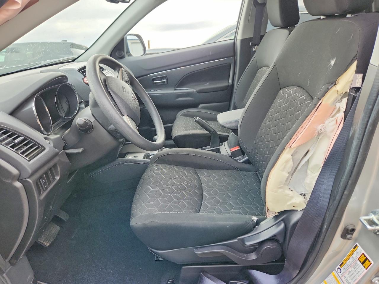 2026 Mitsubishi Outlander Sport S Серебряный vin: JA4ARUAU5TU016947