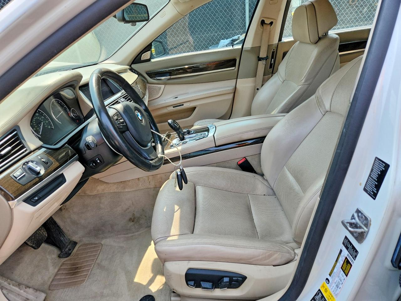 2013 Bmw 750 Lxi White vin: WBAYF8C54DDE59036