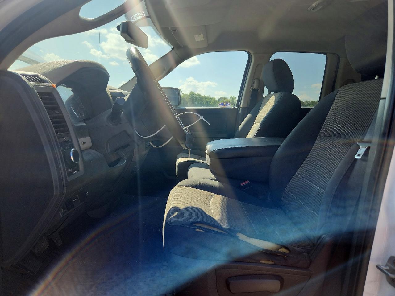 2011 Dodge Ram 1500 White vin: 1D7RV1GT8BS598902