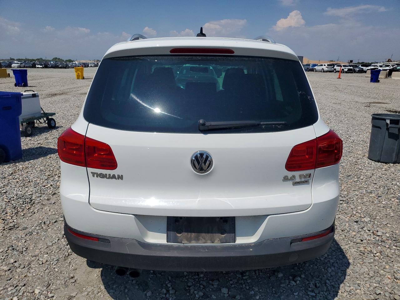2015 Volkswagen Tiguan S Белый vin: WVGBV7AX5FW520078