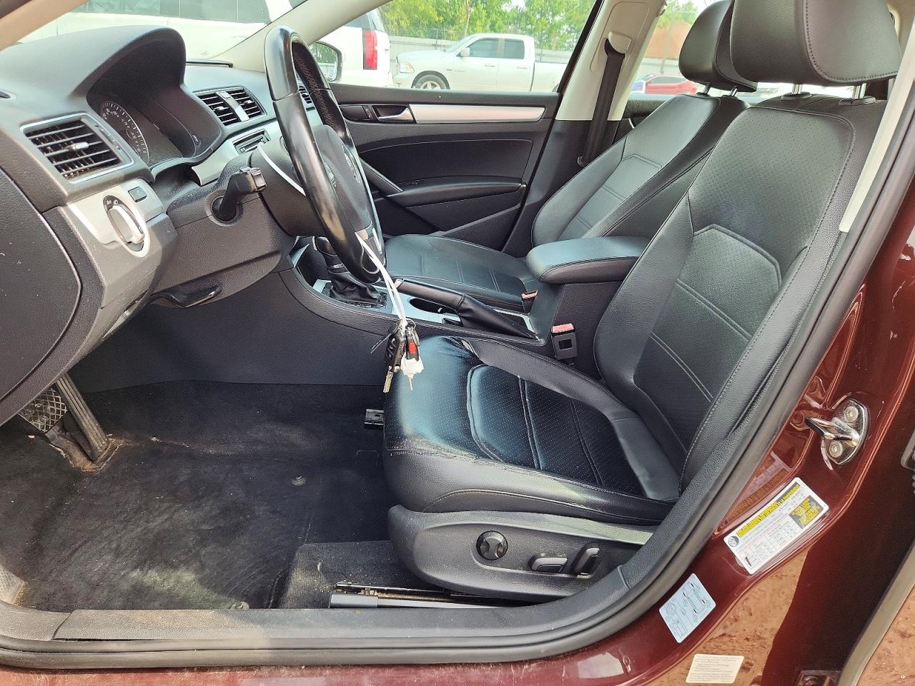 2013 Volkswagen Passat Se Maroon vin: 1VWBP7A30DC018988