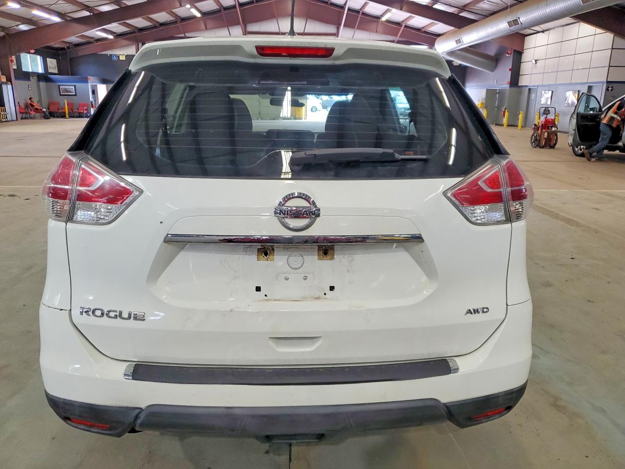 2015 Nissan Rogue S White vin: KNMAT2MV7FP589481