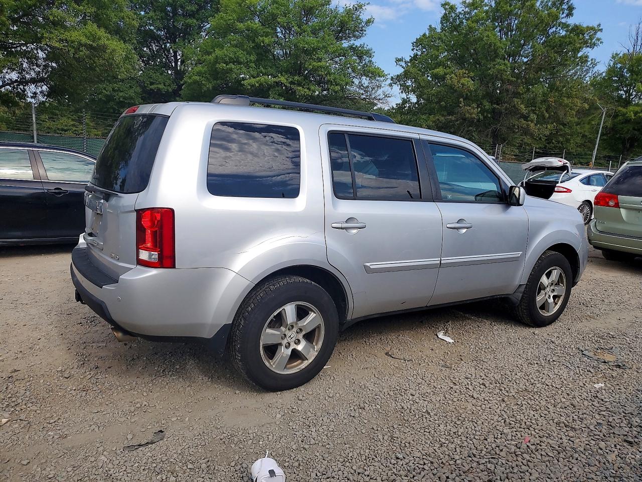 2011 Honda Pilot Exln Серебряный vin: 5FNYF4H70BB001700