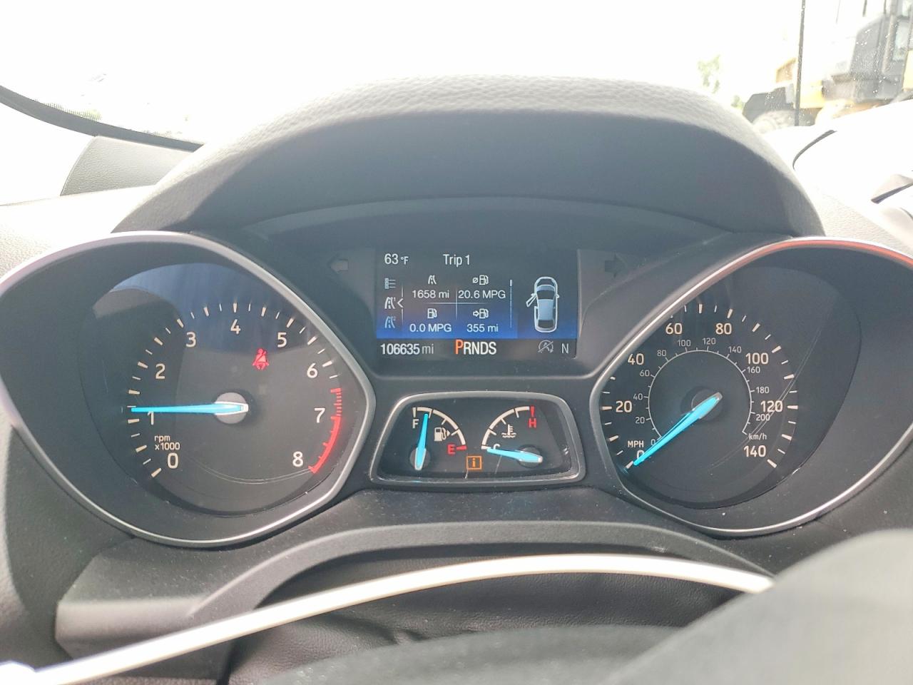 2017 Ford Escape Titanium White vin: 1FMCU9J90HUB61922