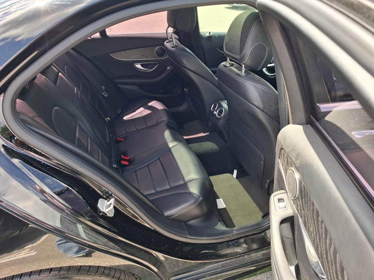 2015 Mercedes-benz C 300 4matic Black vin: 55SWF4KB4FU021344