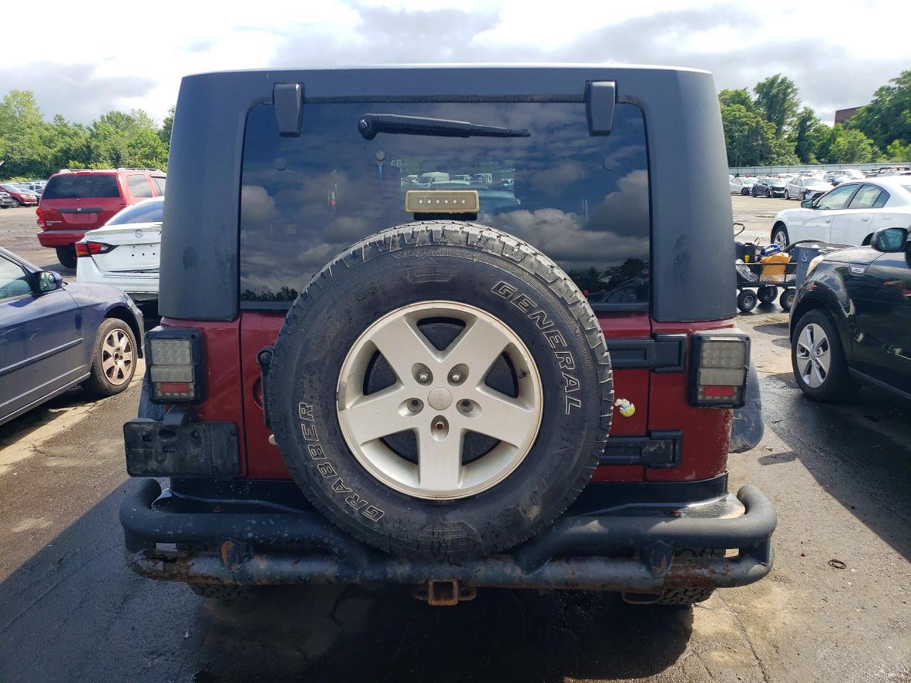 2007 Jeep Wrangler X Burgundy vin: 1J4GA391X7L151908