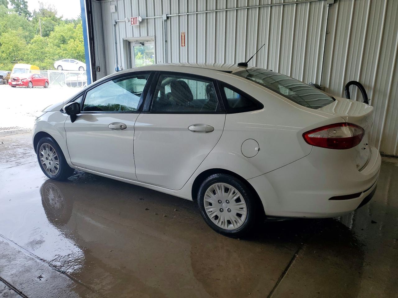 2015 Ford Fiesta S White vin: 3FADP4AJ2FM224037
