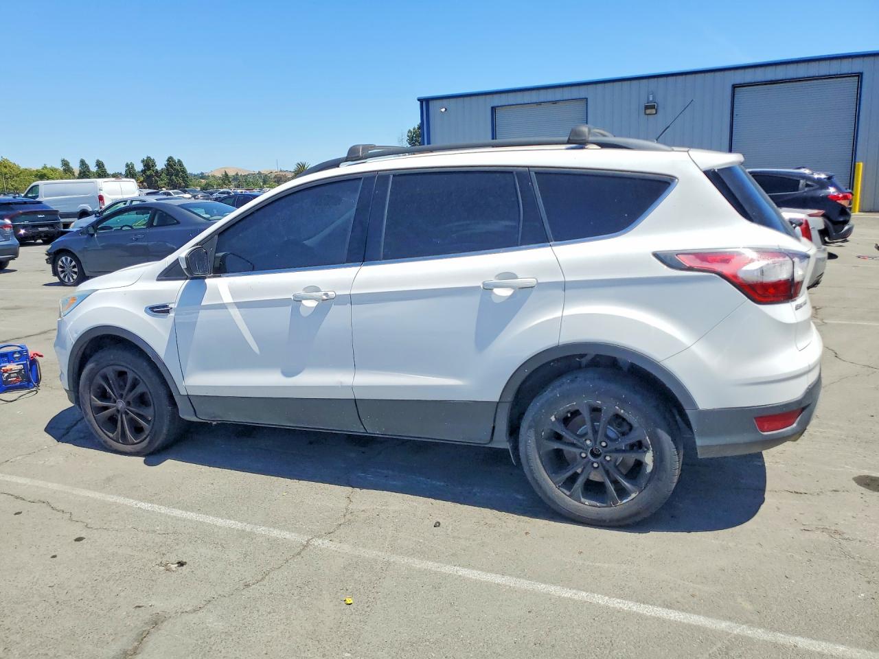 2017 Ford Escape Se White vin: 1FMCU9GD6HUB45915