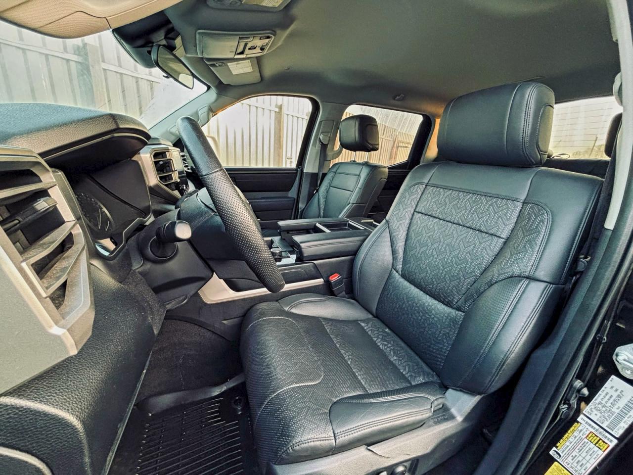 2024 Toyota Tundra Crewmax Sr5 Черный vin: 5TFLA5BC2RX003453
