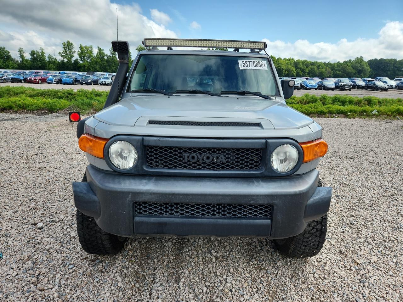 2013 Toyota Fj Cruiser Base Silver vin: JTEBU4BF5DK168177