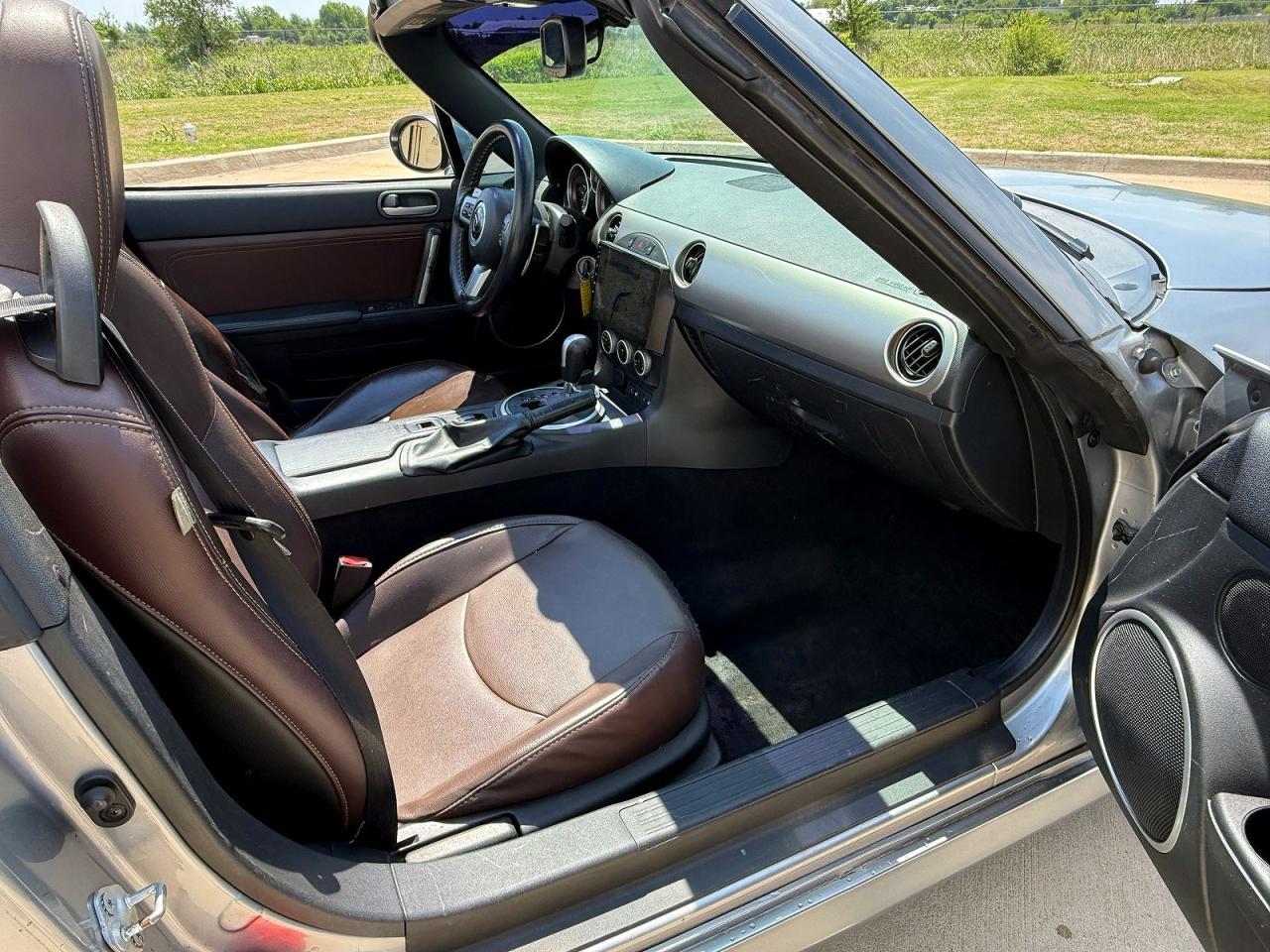 2009 Mazda Mx-5 Miata Silver vin: JM1NC26F290204381