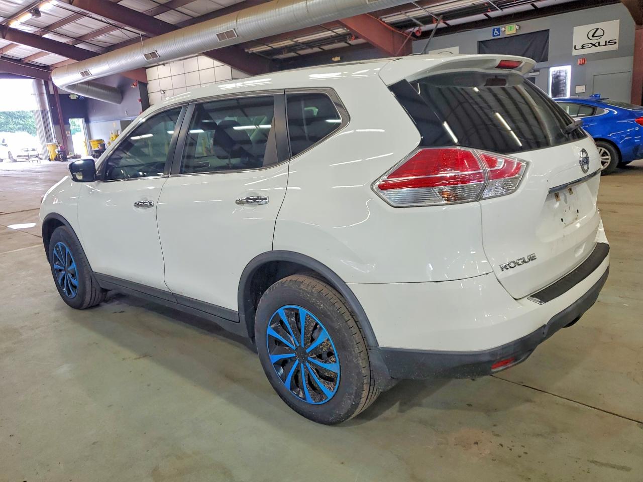 2015 Nissan Rogue S White vin: KNMAT2MV7FP589481