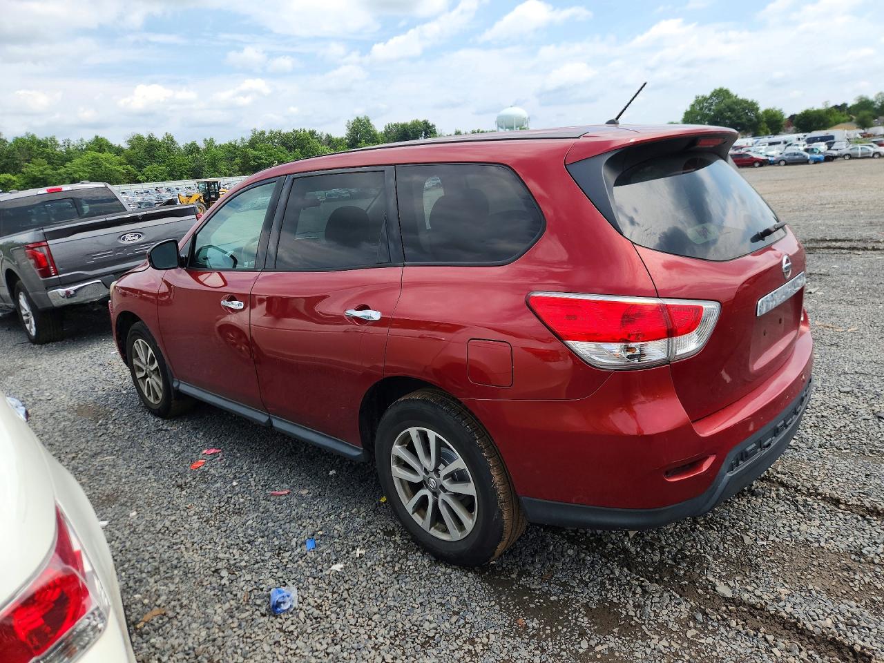 2014 Nissan Pathfinder S Red vin: 5N1AR2MM2EC721389