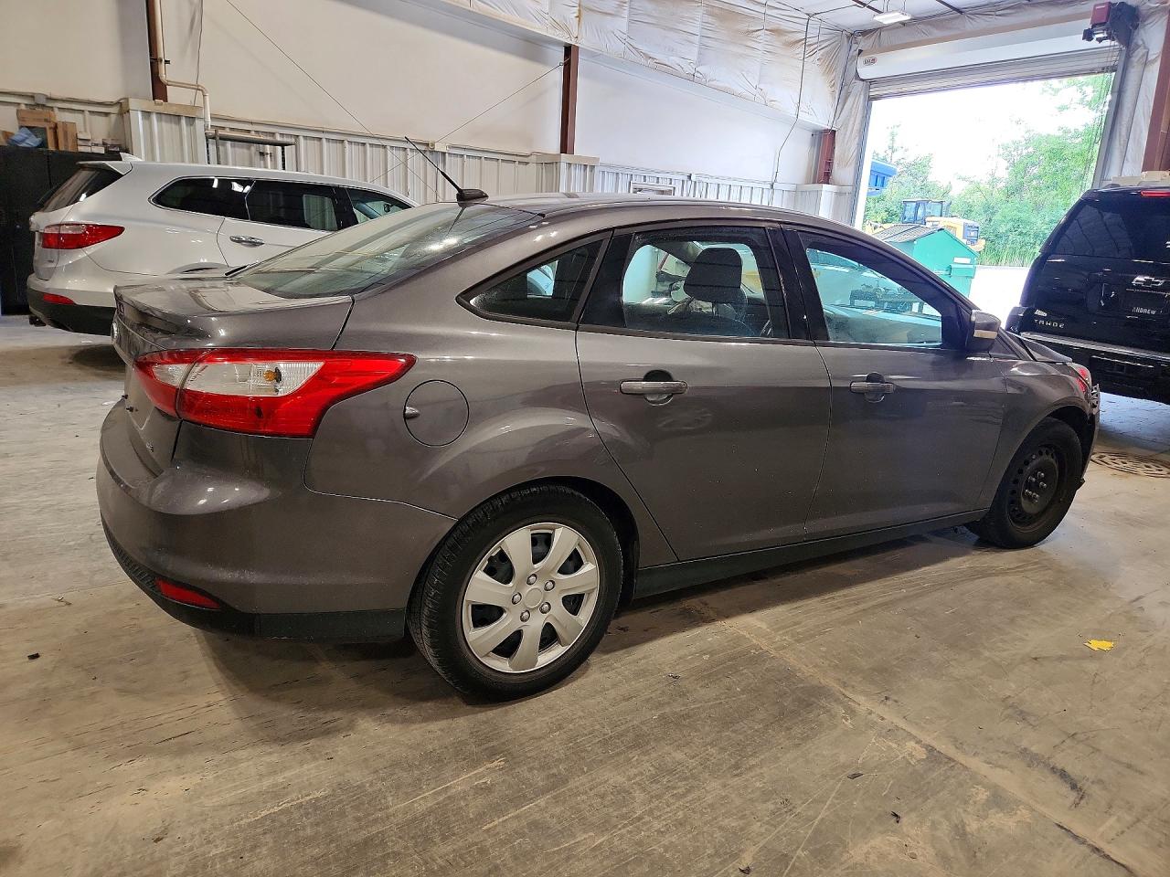 2012 Ford Focus Se Gray vin: 1FAHP3F23CL353396