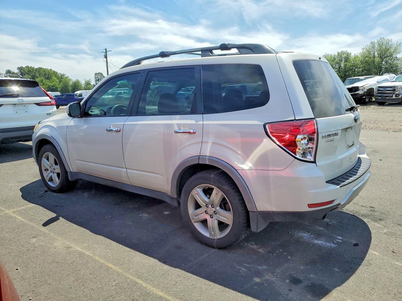 2009 Subaru Forester 2.5x Limited White vin: JF2SH64689H747199