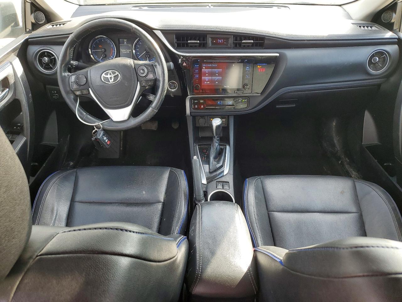 2019 Toyota Corolla L White vin: 2T1BURHE4KC185082
