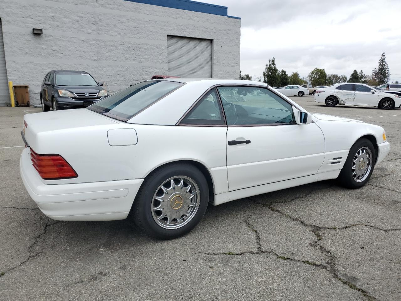 1997 Mercedes-benz Sl 320 White vin: WDBFA63F5VF143197