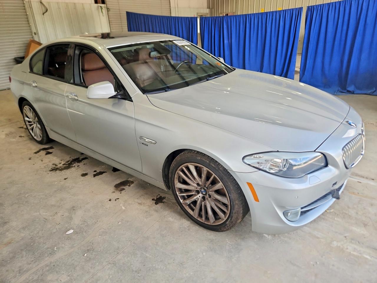2011 Bmw 550 Xi Silver vin: WBAFU9C55BC785351