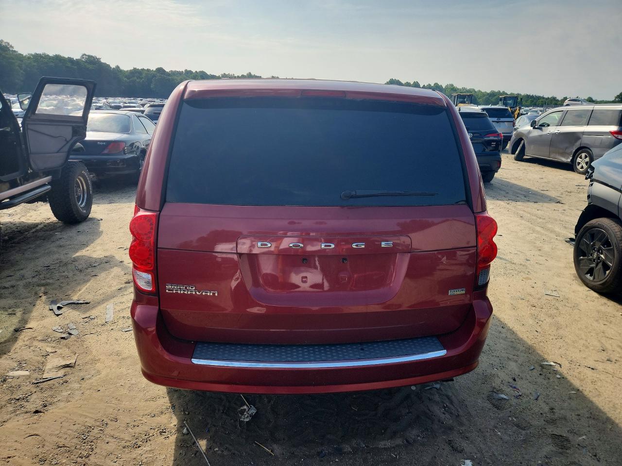 2015 Dodge Grand Caravan Se Красный vin: 2C4RDGBG1FR605903