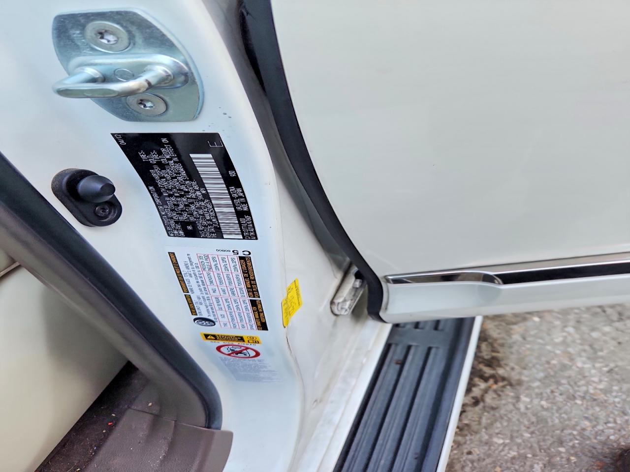 2012 Lexus Gx 460 Premium White vin: JTJJM7FX8C5048579