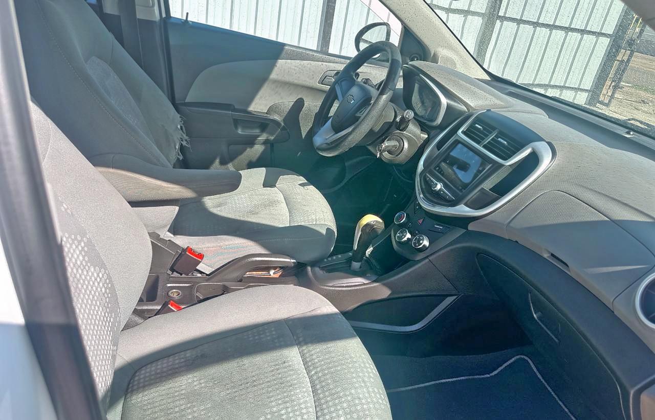 2018 Chevrolet Sonic Белый vin: 1G1JG6SH9J4110845