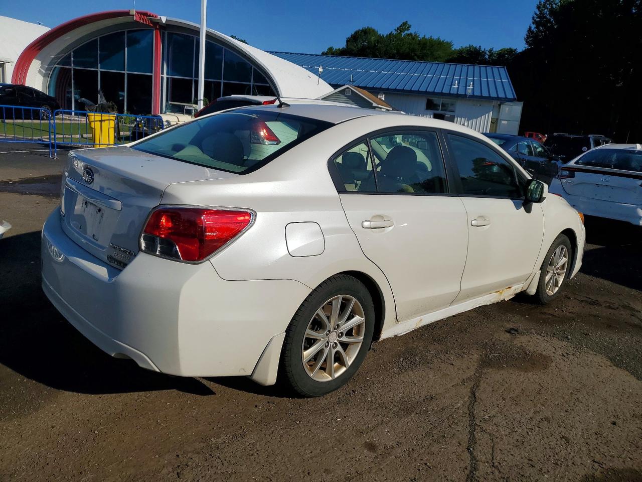 2014 Subaru Impreza Premium White vin: JF1GJAC69EH013670