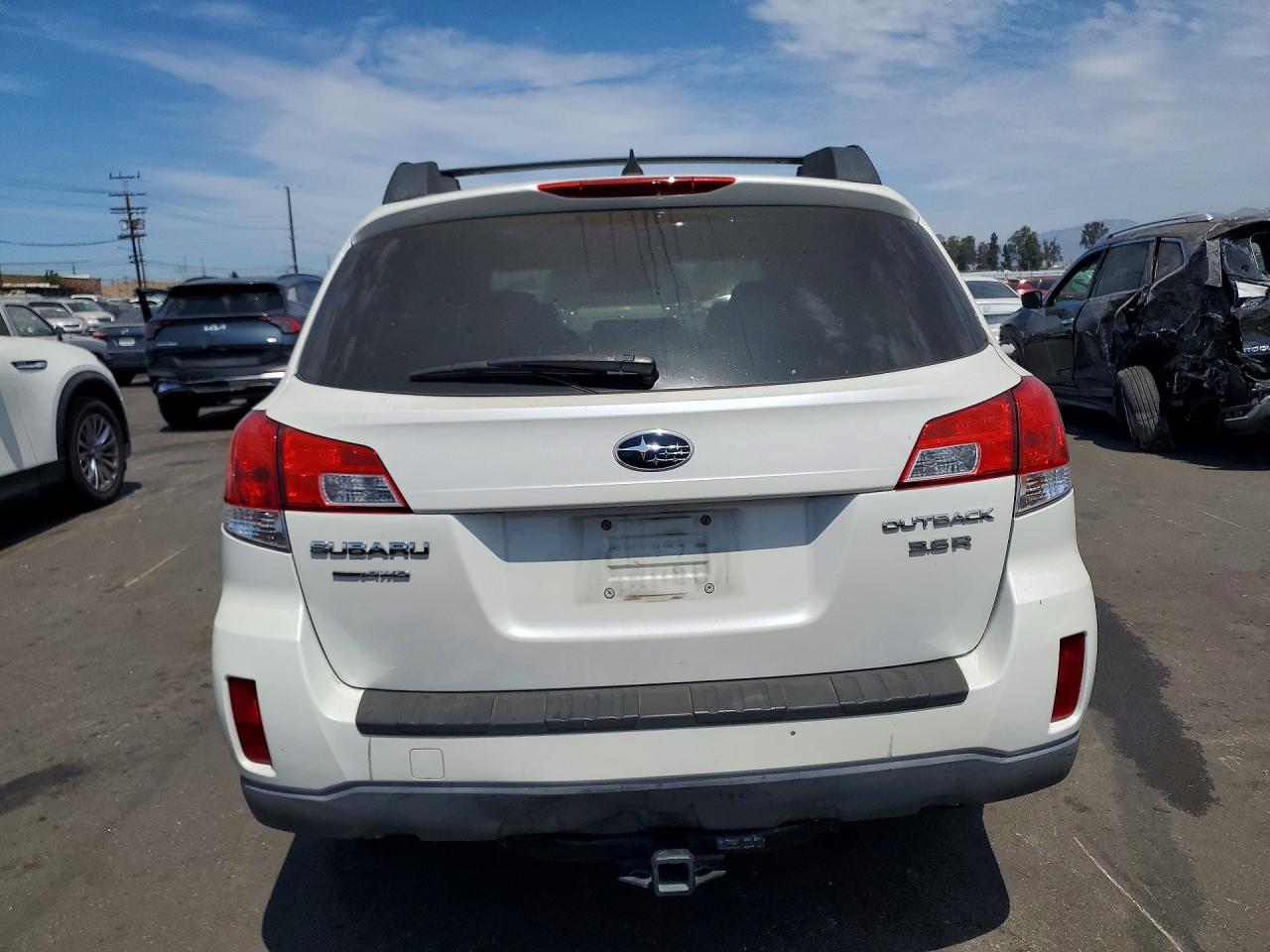 2012 Subaru Outback 3.6r Limited White vin: 4S4BRDJC4C2285269